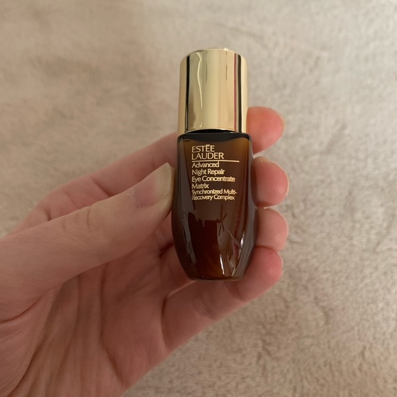 COLLEGE SALE ESTEE LAUDER - Picture 5 of 6